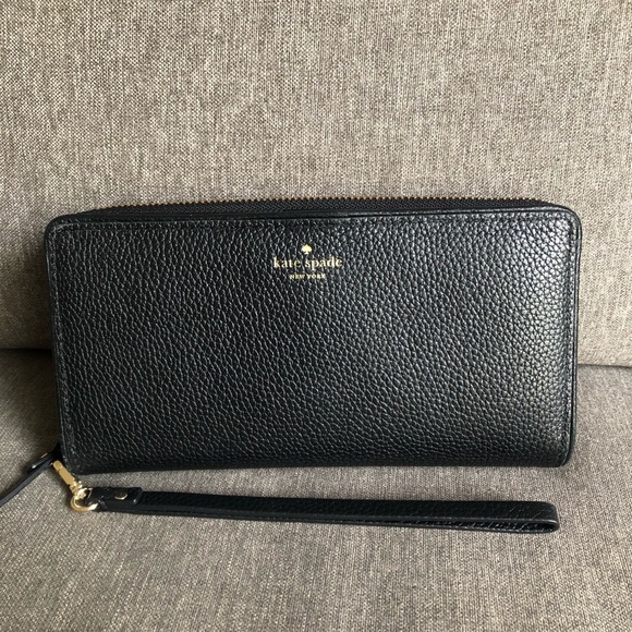 kate spade Handbags - Kate Spade Mulberry Street Brigitta Wristlet